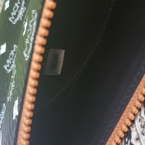 Mcm med Hp pouch clutch or wristlet leather 2025 - Picture 8 of 11